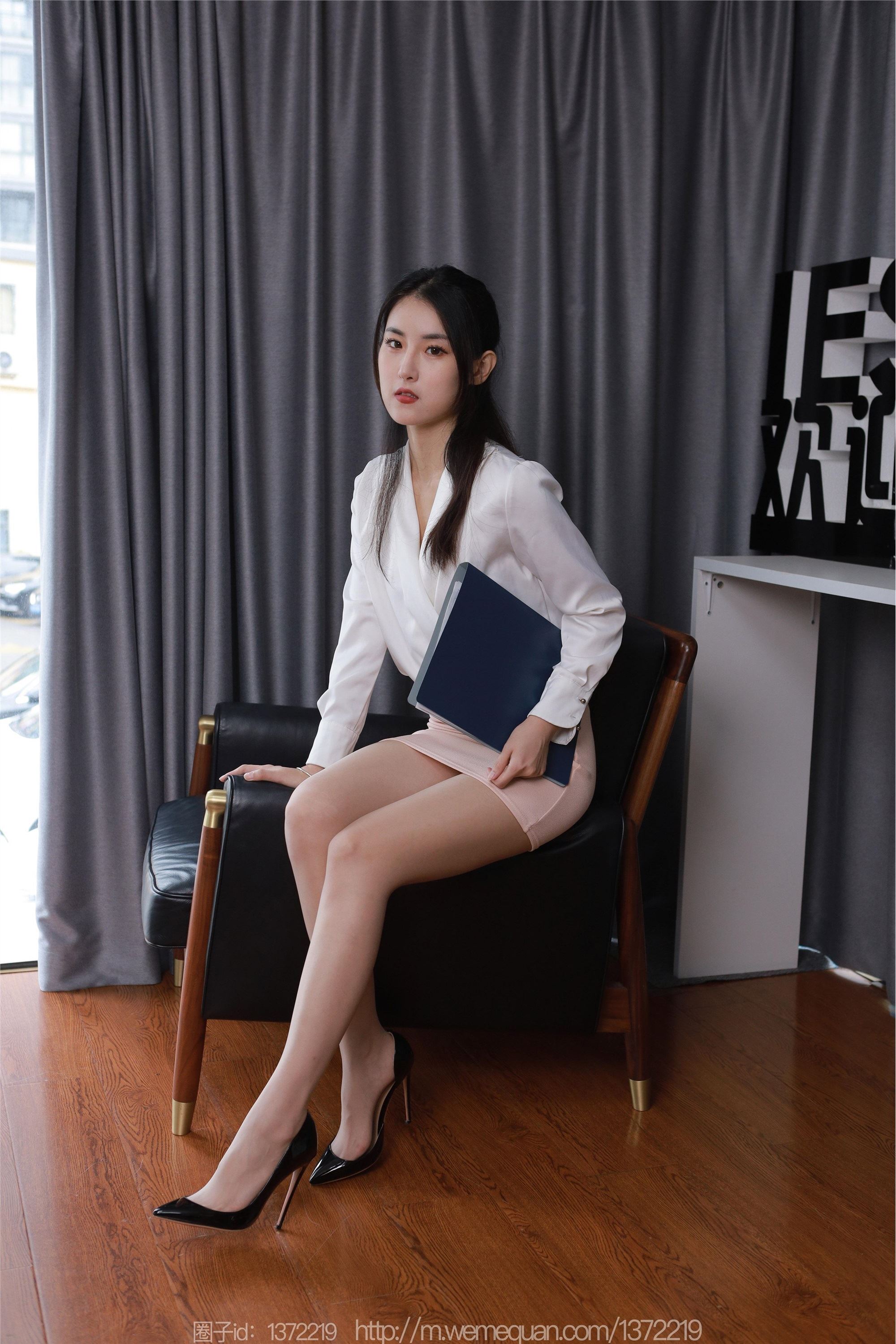 IESS异思趣向  2023.05.01 丝享家 1438 小宝《都市OL女神》